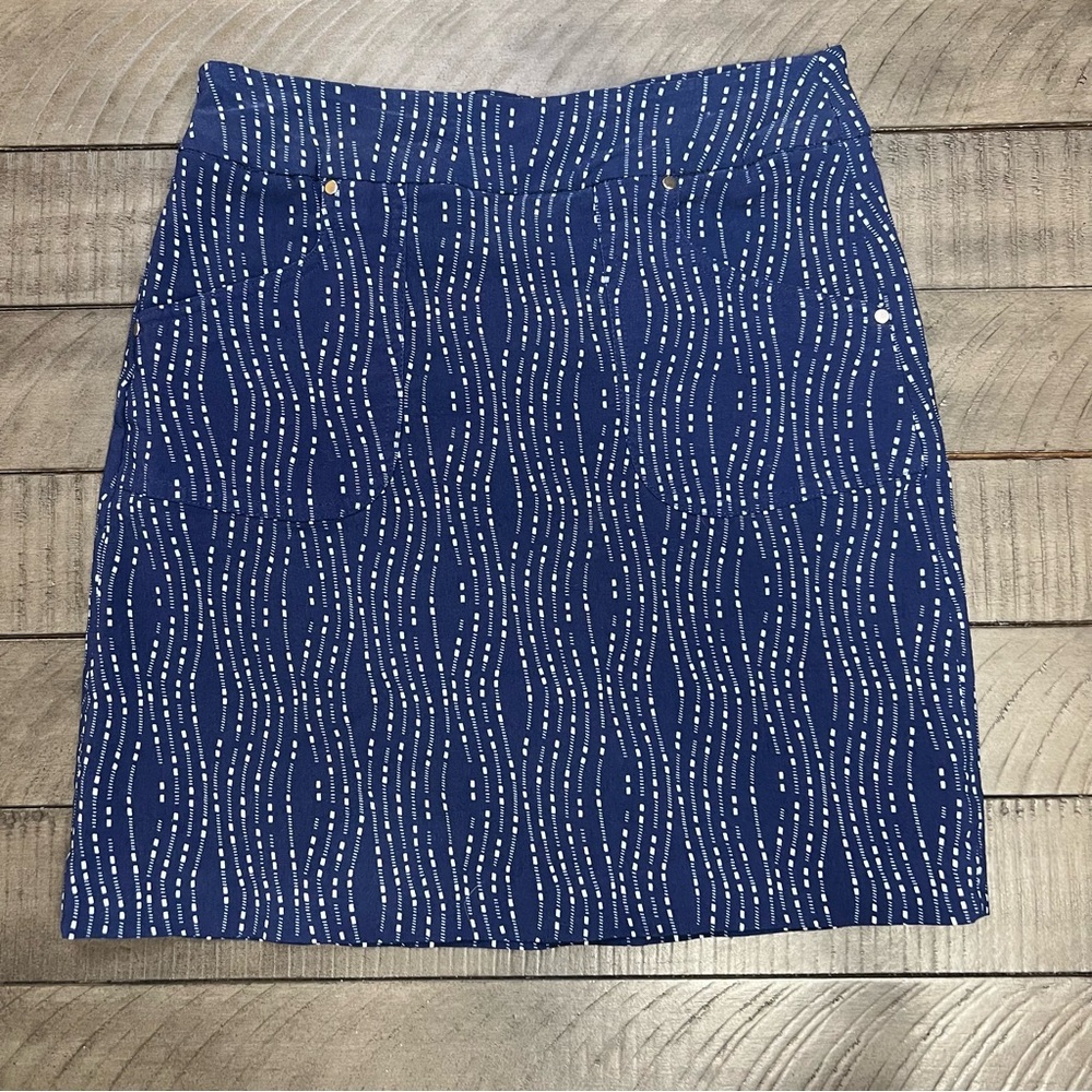 EP NY skort size Small. Like new! Beautiful navy print skort.